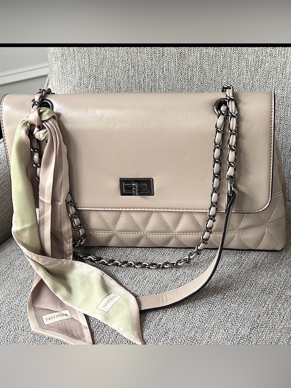 Elegant Taupe Quilted Chain Shoulder Bag.V&V finder 🇧🇷